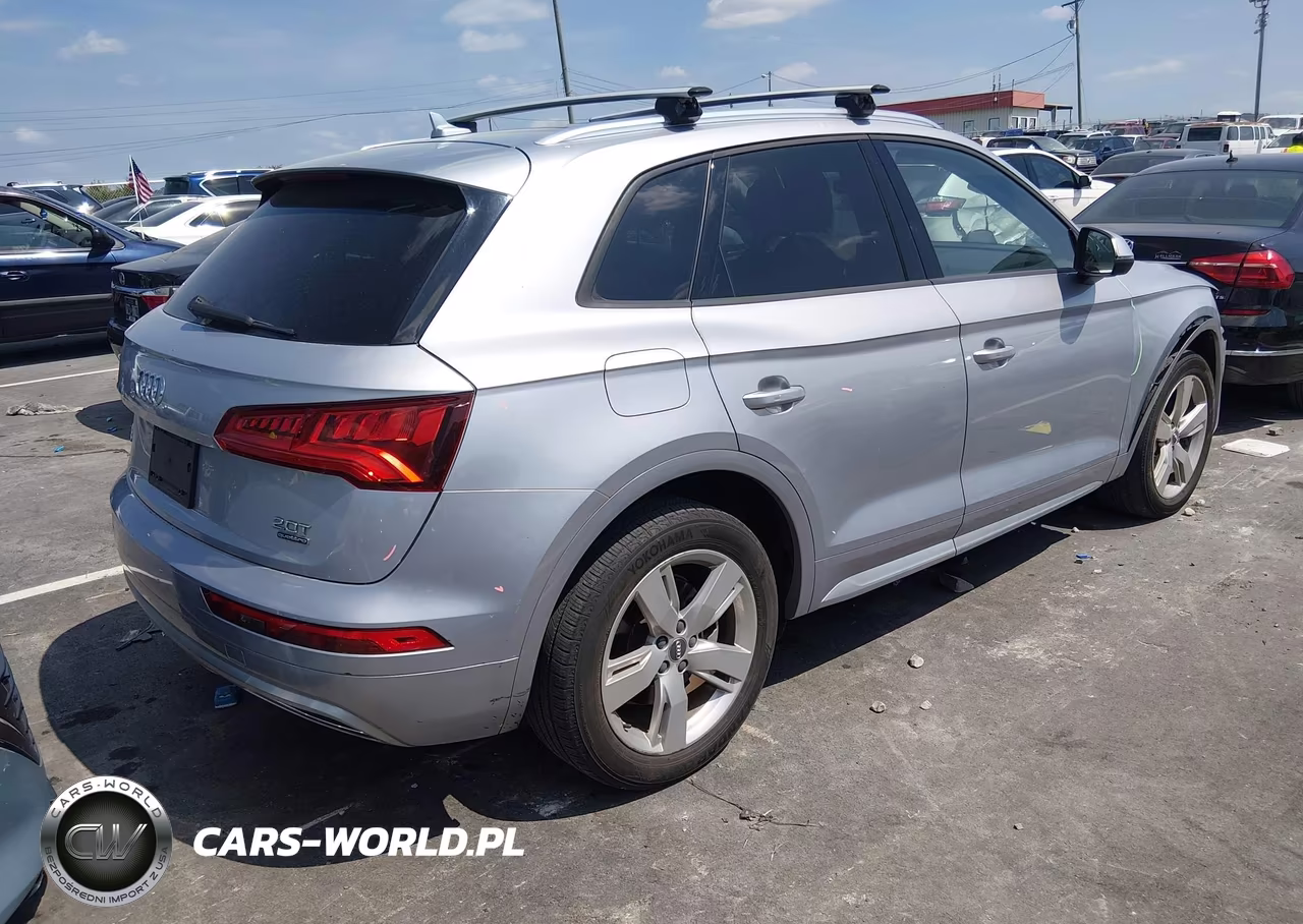 2018 Audi Q5 2.0T Premium-2.0T Tech Premium VIN:WA1ANAFY6J2004482 - 4