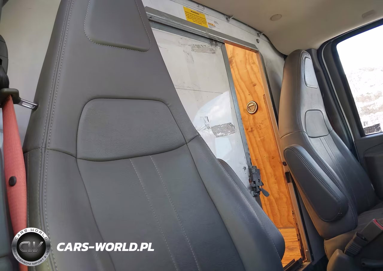 2019 Chevrolet Express Cutaway 4500 Van VIN:1GB0GSFG3K1183942 - 6