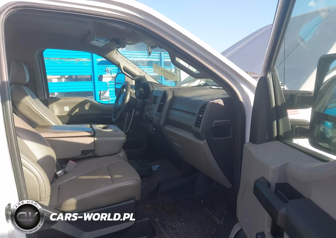 2019 Ford F-350 Chassis Xl VIN:1FDRF3G60KEC38692 - 2