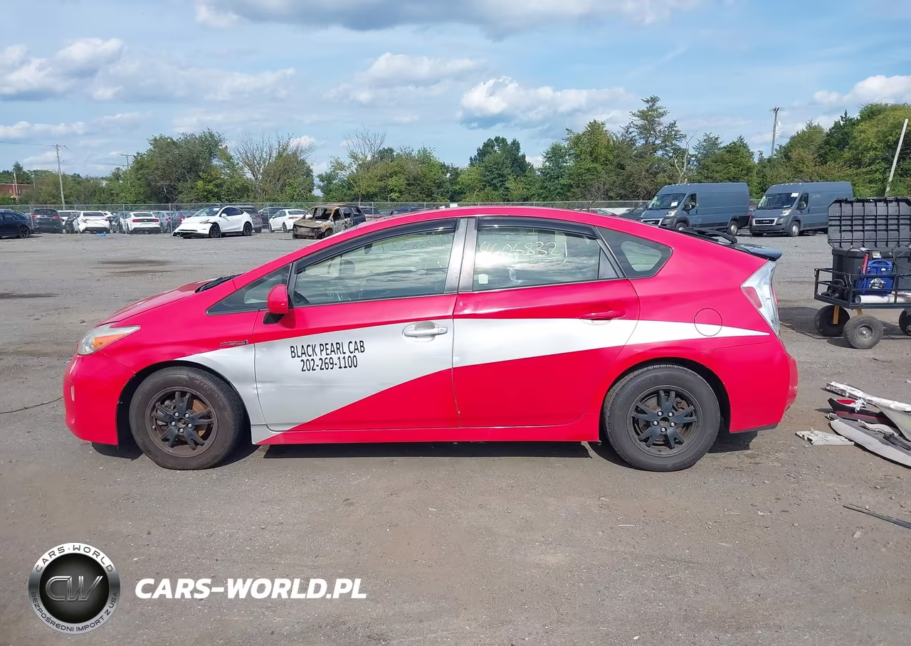 2015 Toyota Prius Two VIN:JTDKN3DU0F1895386 - 14