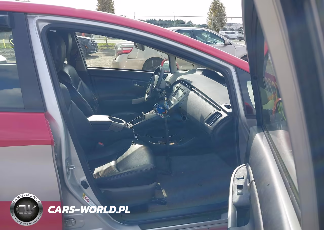 2015 Toyota Prius Two VIN:JTDKN3DU0F1895386 - 5
