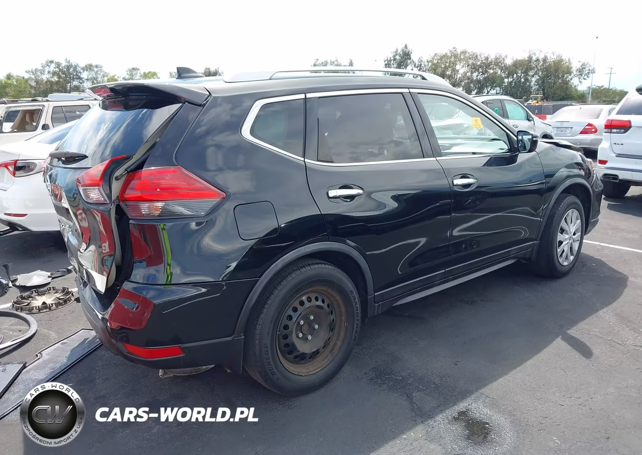 2017 Nissan Rogue S VIN:JN8AT2MT6HW401366 - 4