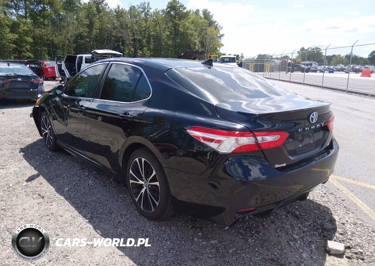 2020 Toyota Camry Se VIN:4T1G11AK1LU944917 - 3