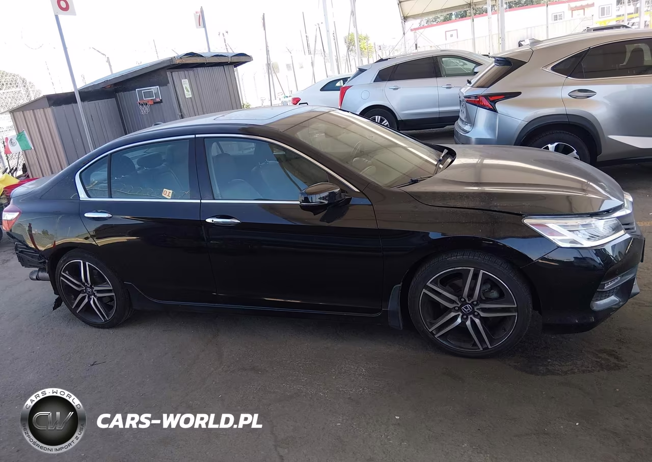 2016 Honda Accord Touring VIN:1HGCR3F91GA025134 - 14
