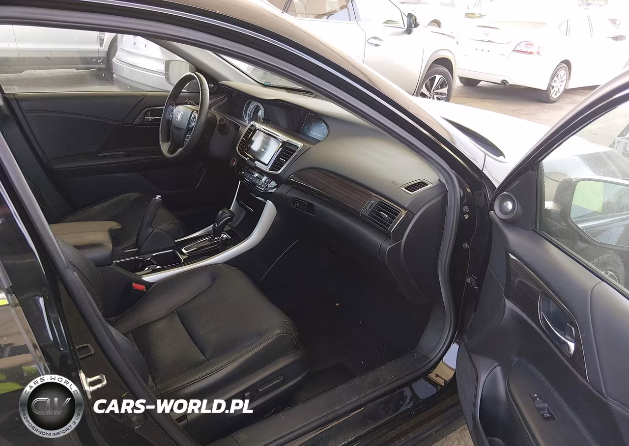 2016 Honda Accord Touring VIN:1HGCR3F91GA025134 - 5