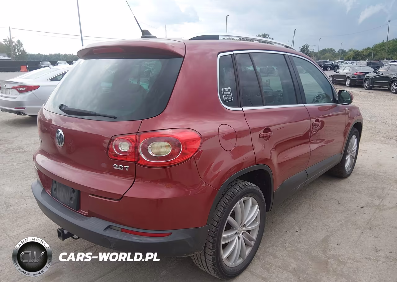 2010 Volkswagen Tiguan Wolfsburg Edition VIN:WVGAV7AX7AW003580 - 4