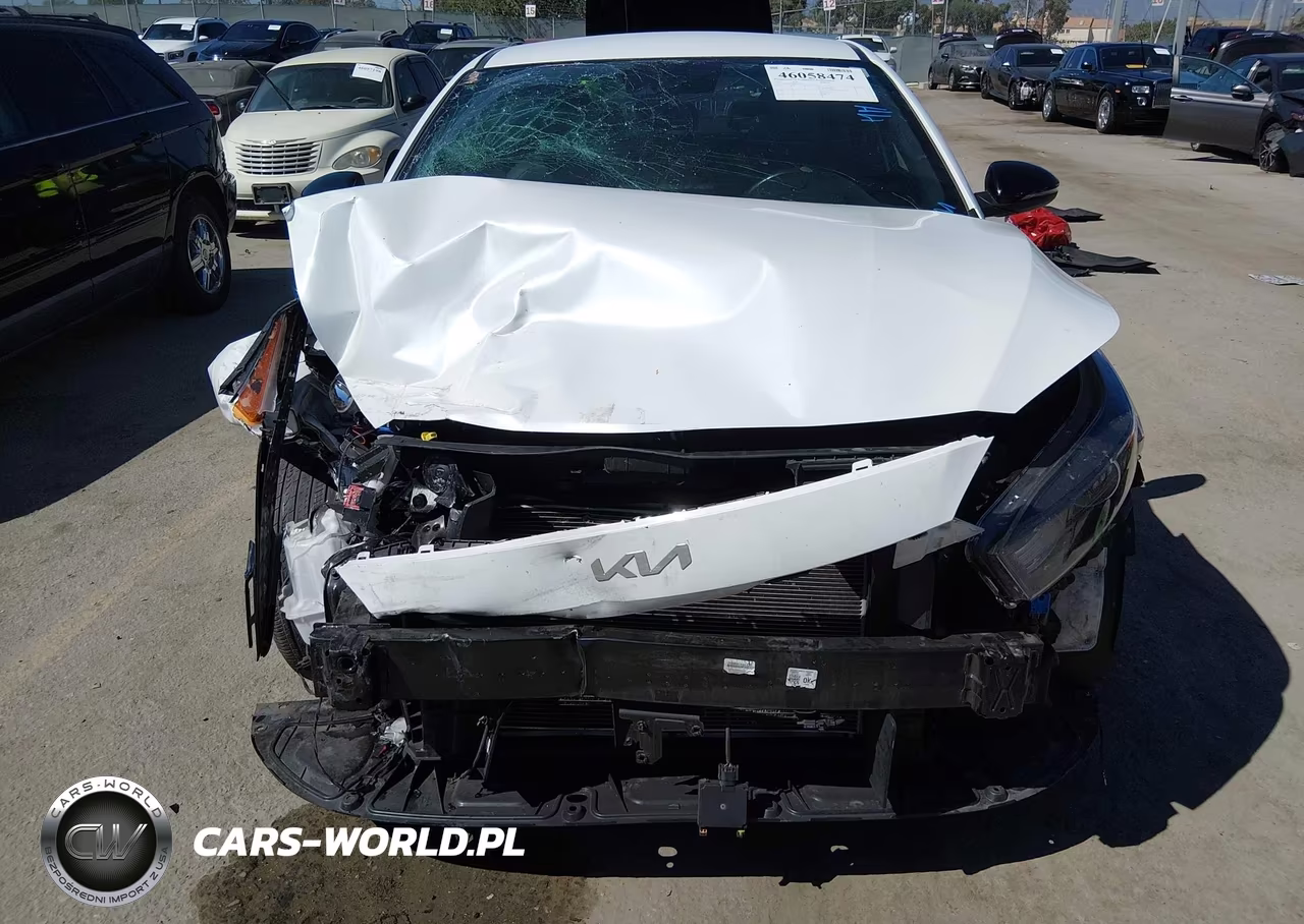 2024 Kia Forte Gt-Line VIN:3KPF54AD1RE747356 - 12