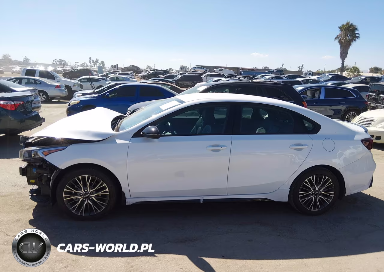 2024 Kia Forte Gt-Line VIN:3KPF54AD1RE747356 - 14