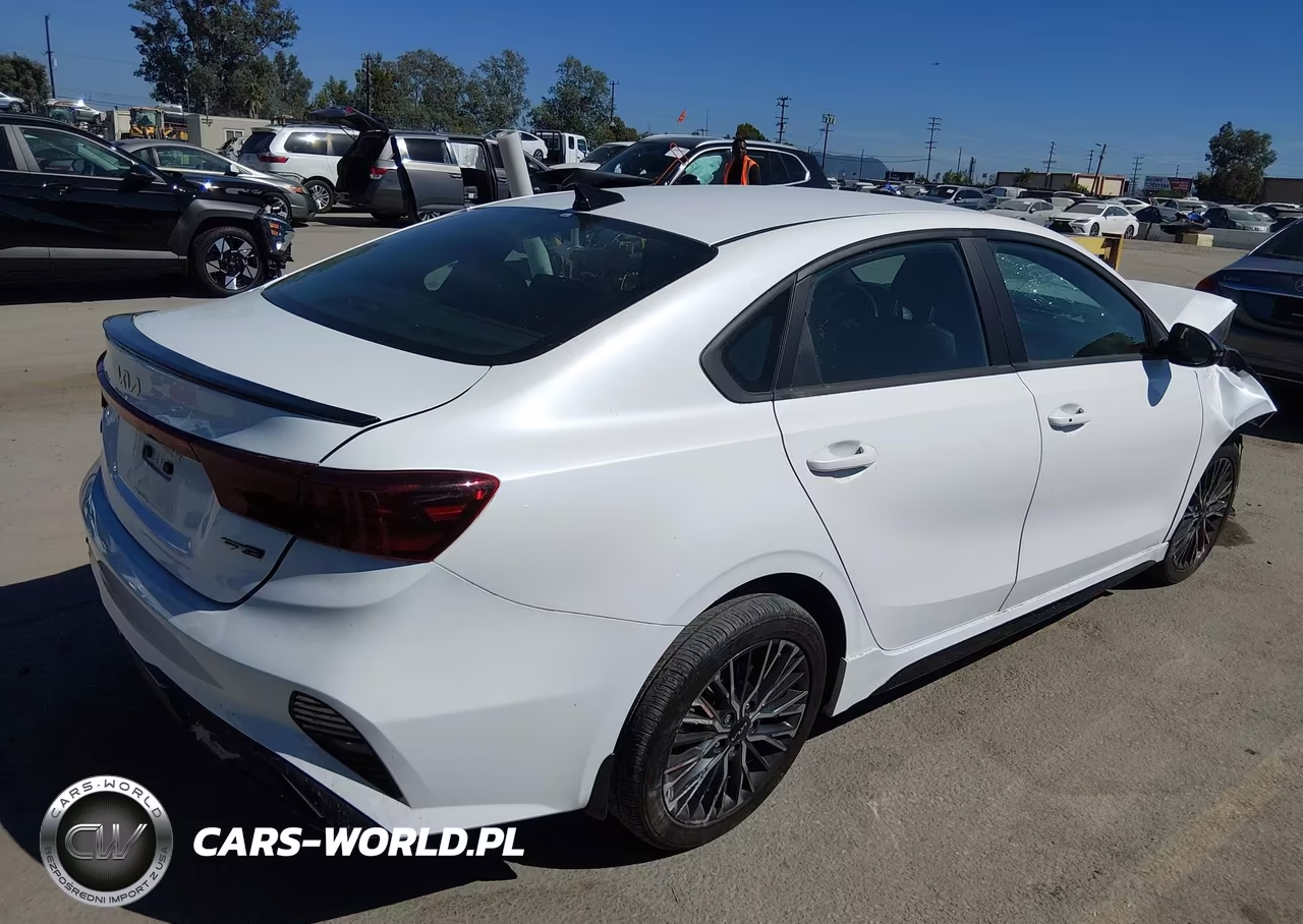 2024 Kia Forte Gt-Line VIN:3KPF54AD1RE747356 - 4
