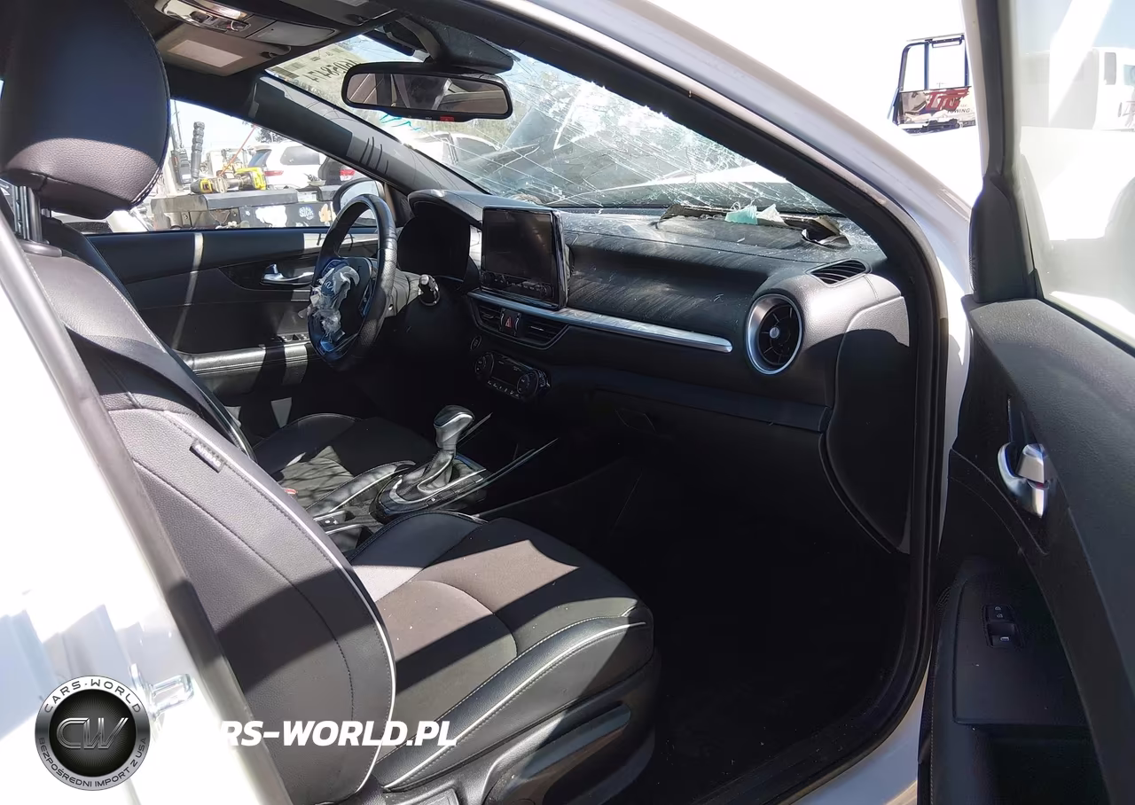 2024 Kia Forte Gt-Line VIN:3KPF54AD1RE747356 - 5