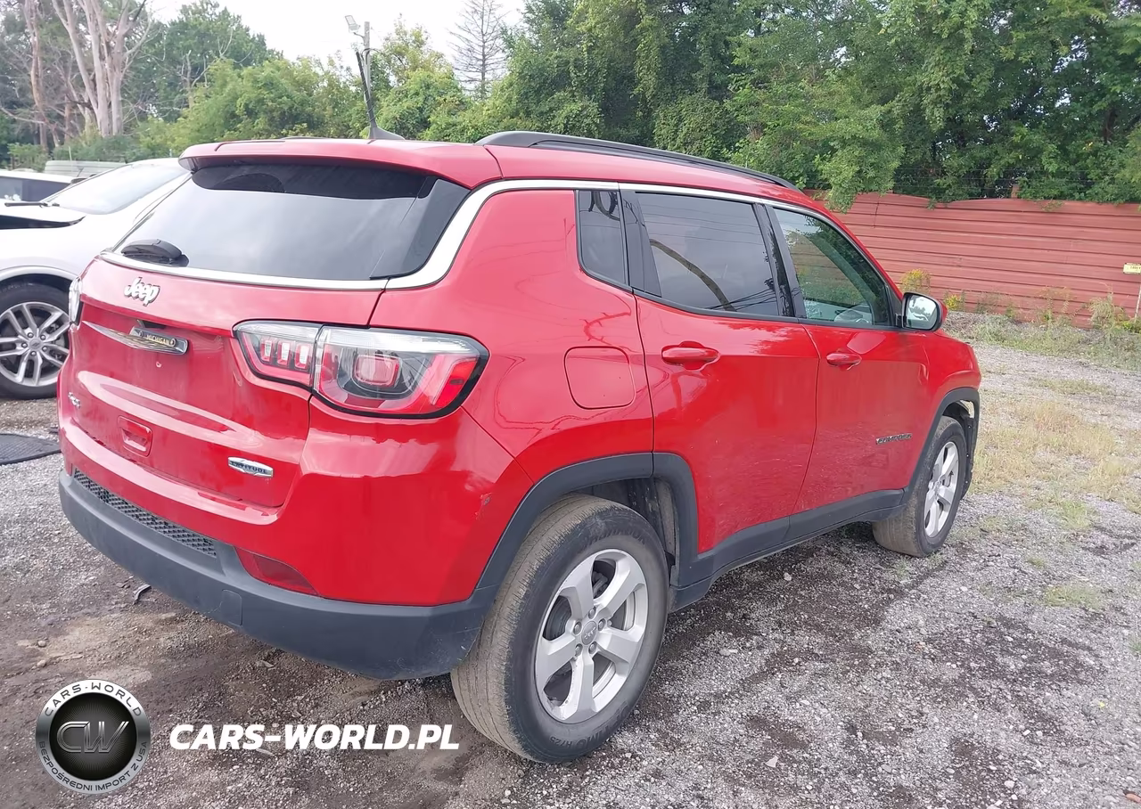 2018 Jeep Compass Latitude 4X4 VIN:3C4NJDBB2JT328422 - 4