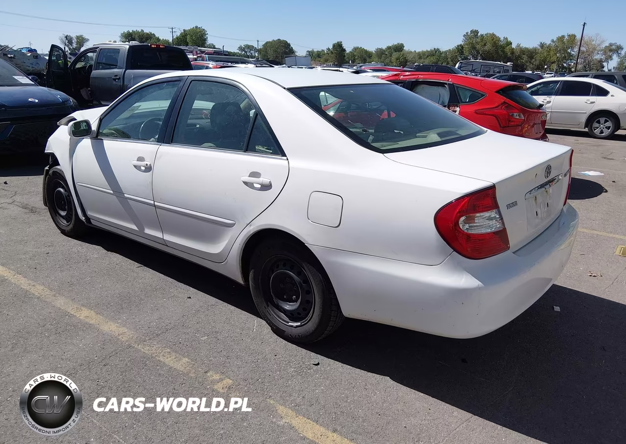 2004 Toyota Camry Le VIN:4T1BE30K64U368884 - 3