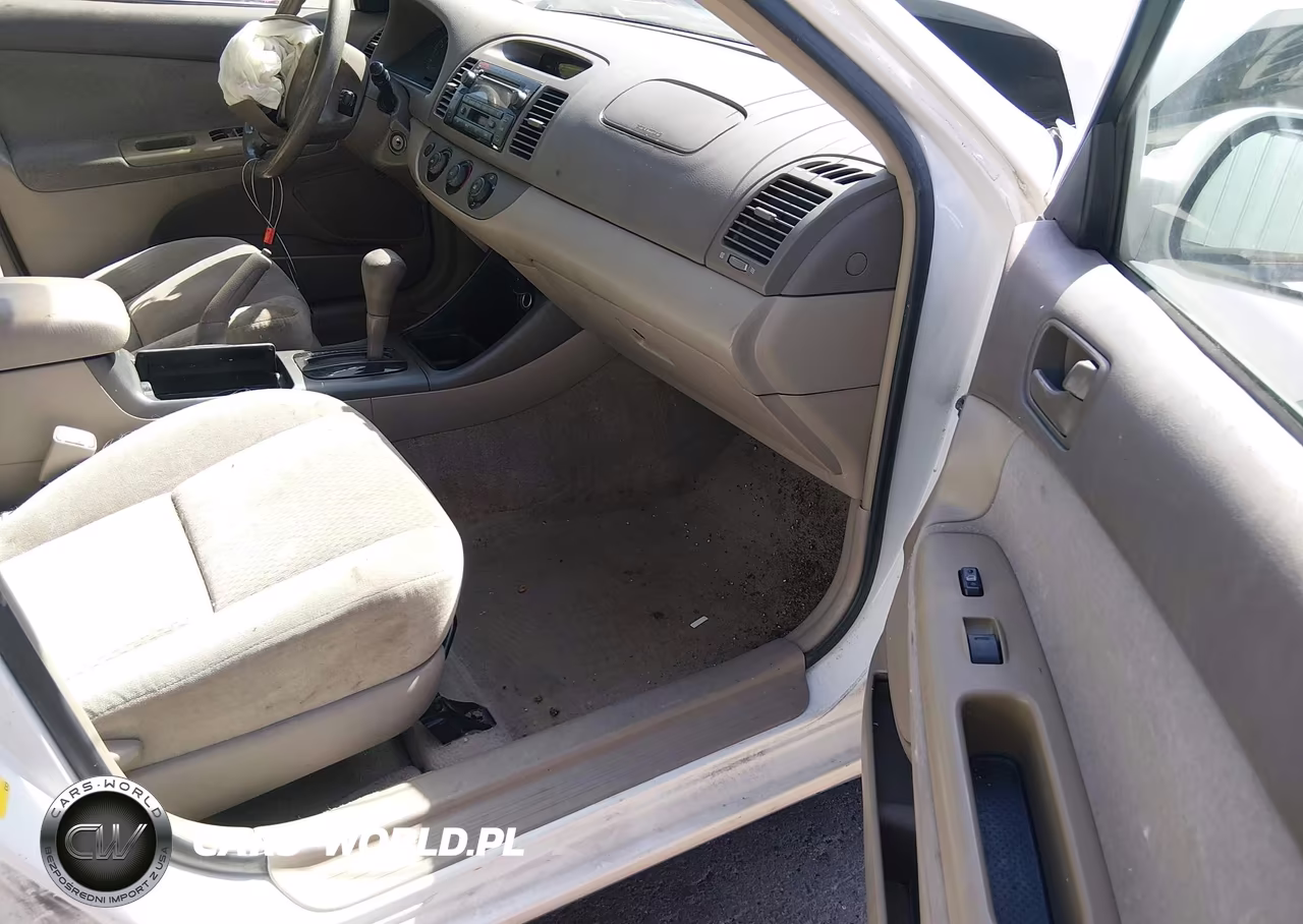 2004 Toyota Camry Le VIN:4T1BE30K64U368884 - 5
