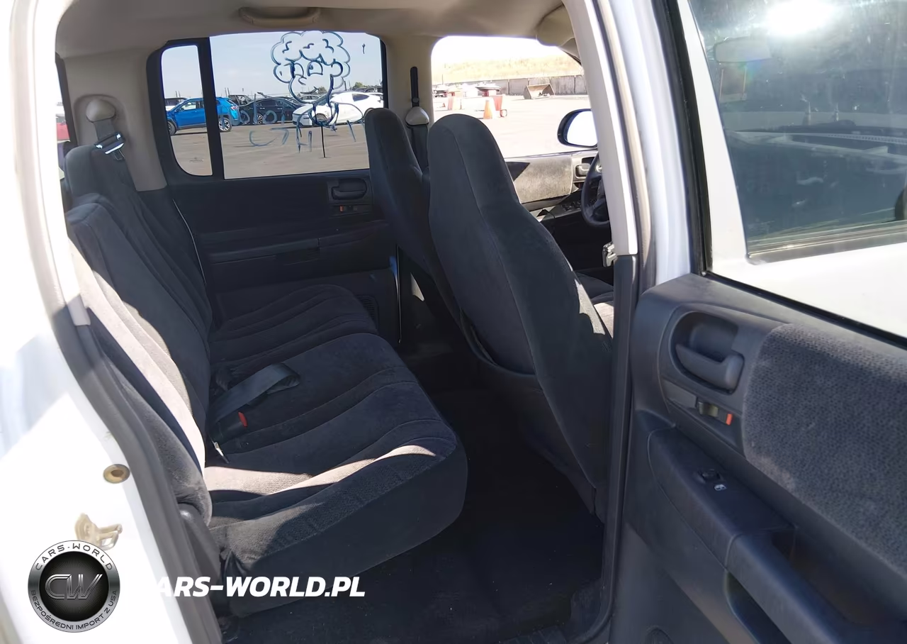 2002 Dodge Dakota Sport VIN:1B7HL38N22S521921 - 8