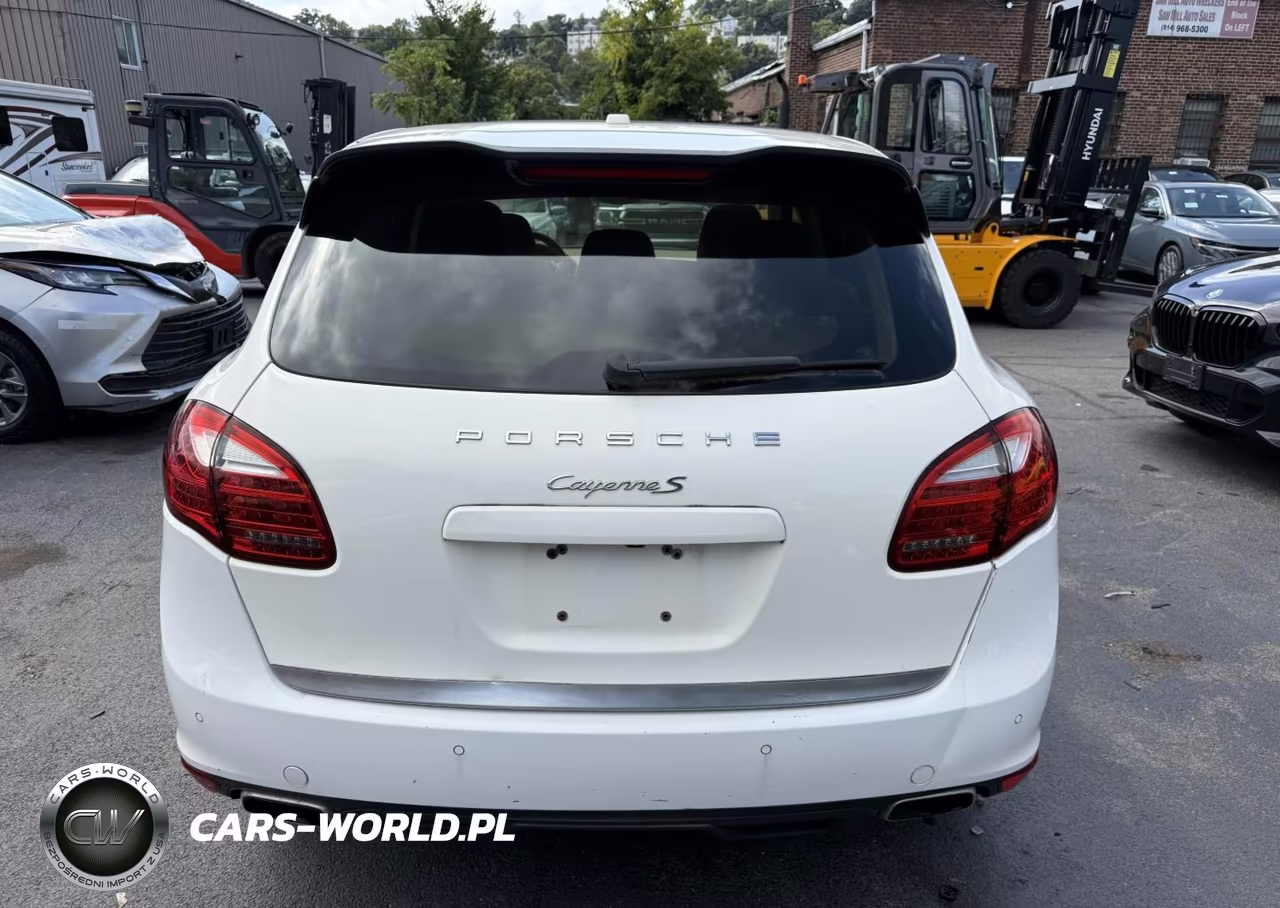 2011 Porsche Cayenne S VIN:WP1AB2A26BLA48287 - 12
