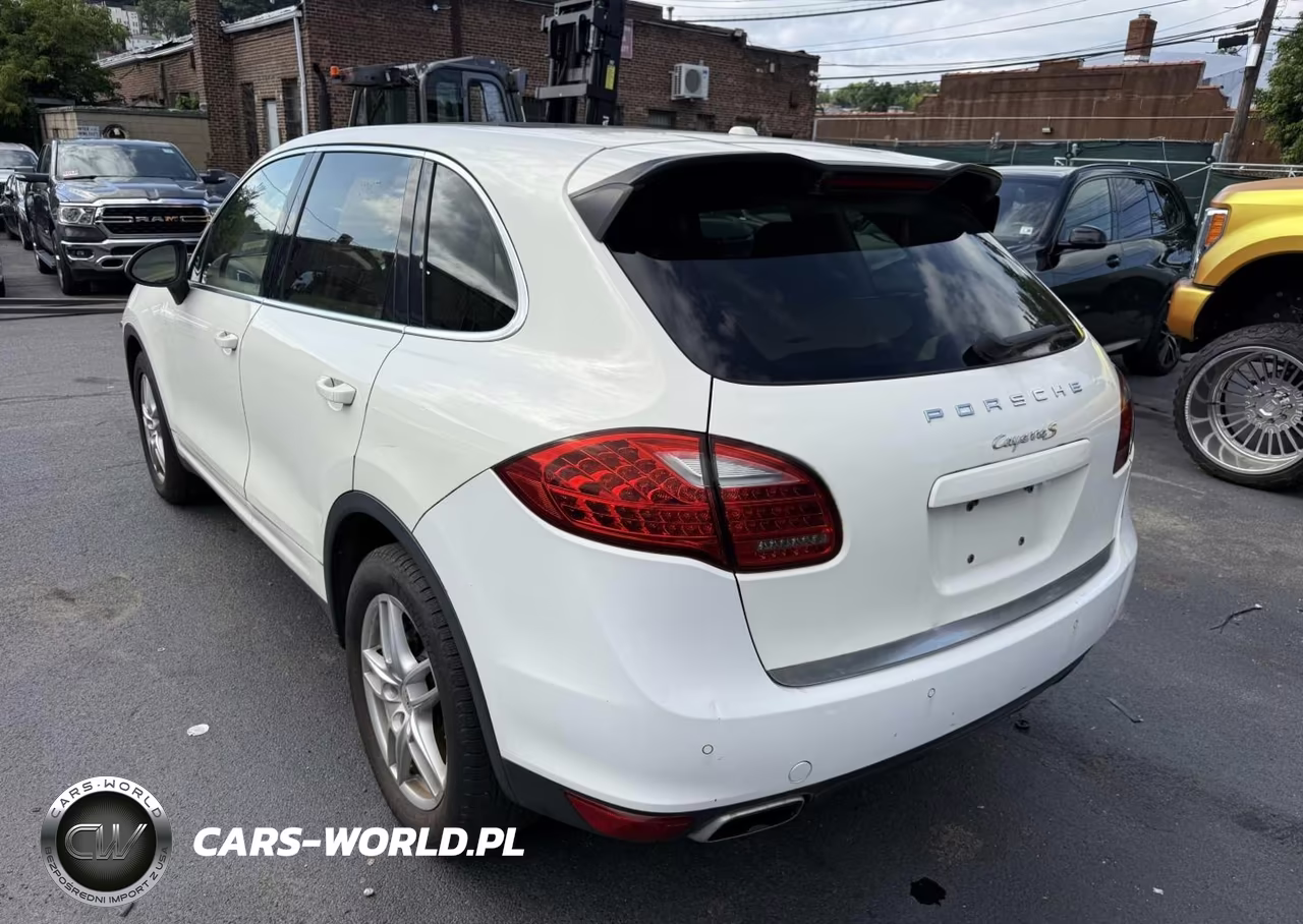 2011 Porsche Cayenne S VIN:WP1AB2A26BLA48287 - 3