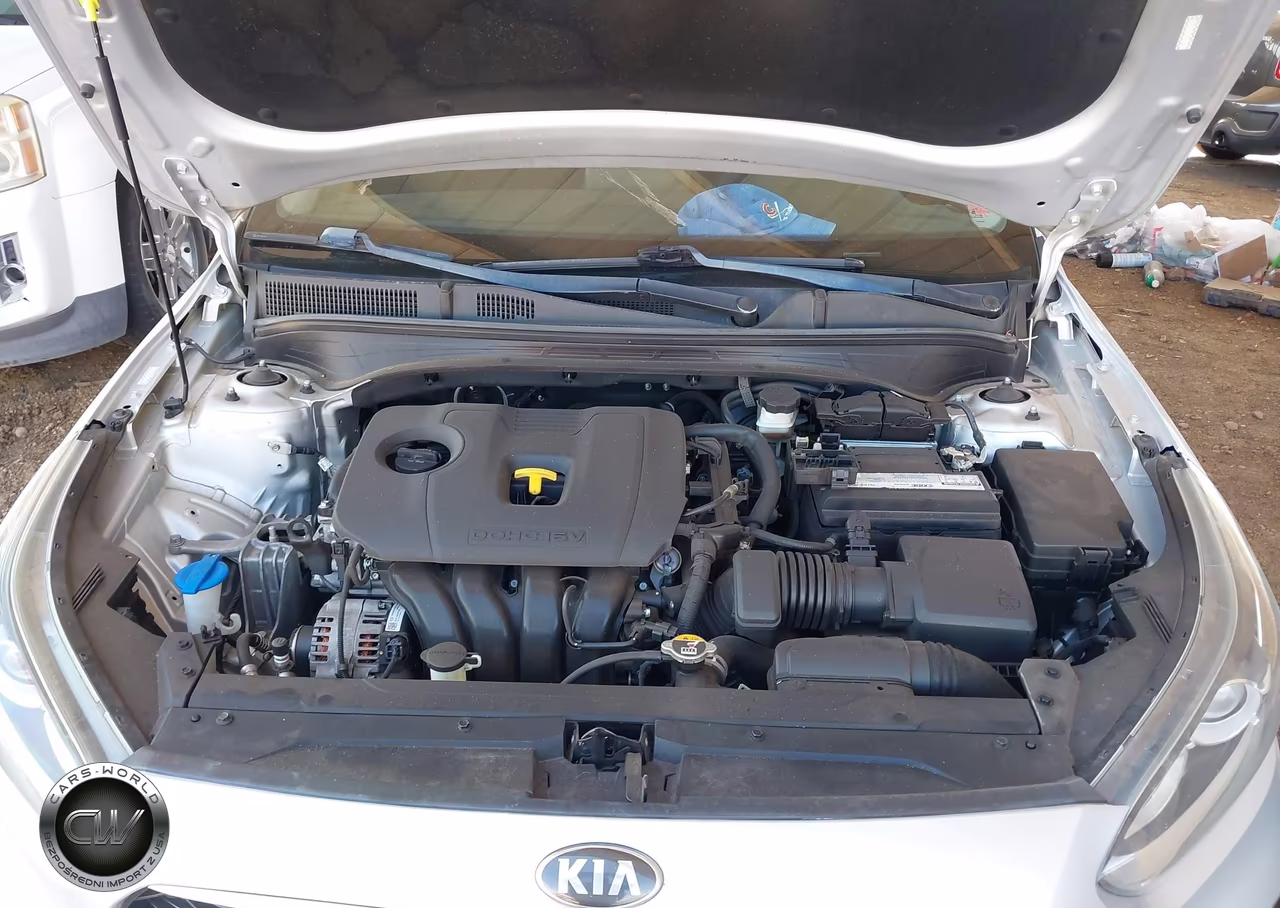 2020 Kia Forte Lxs VIN:3KPF24AD4LE214126 - 9