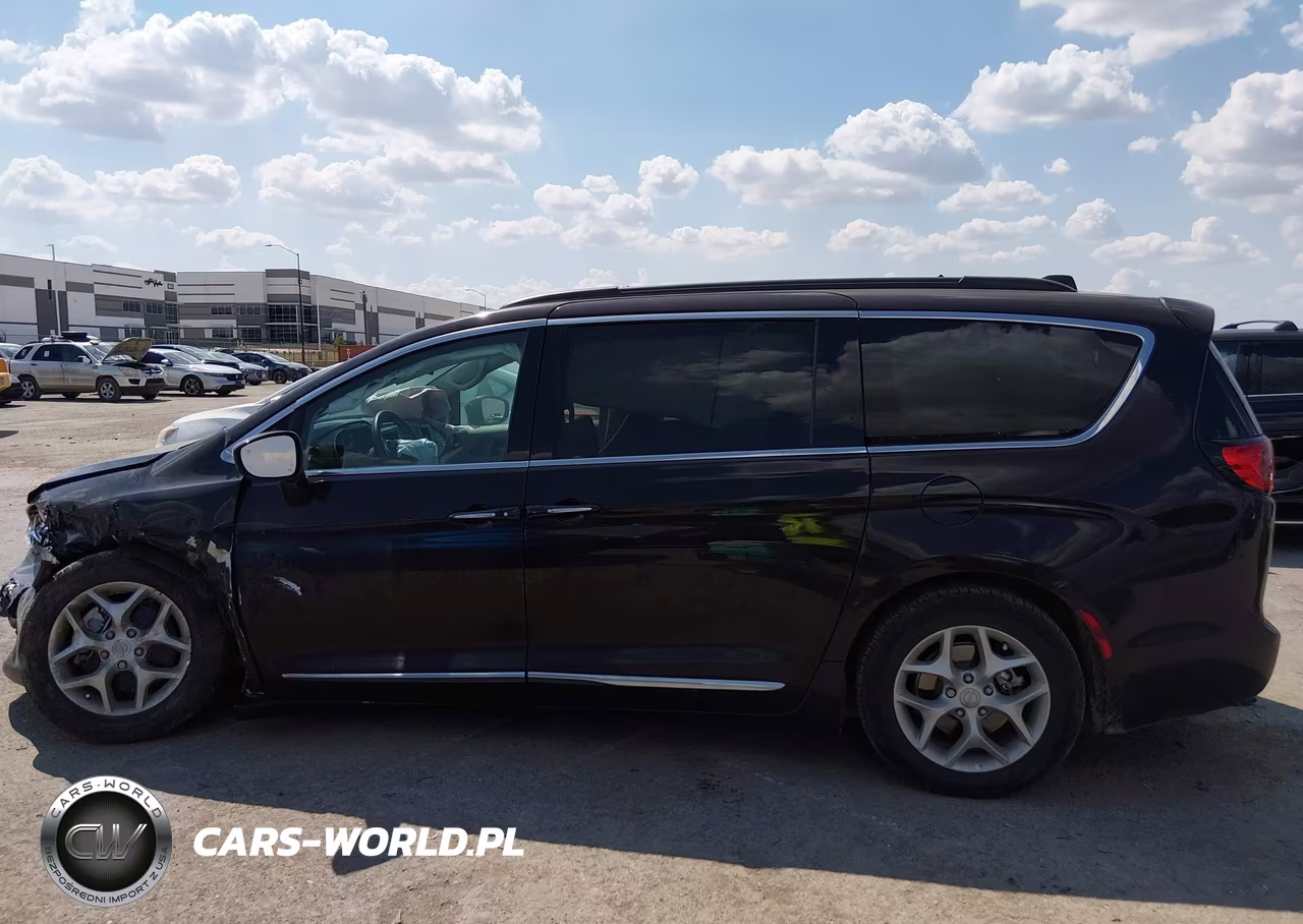 2017 Chrysler Pacifica Touring-L VIN:2C4RC1BG7HR592688 - 14