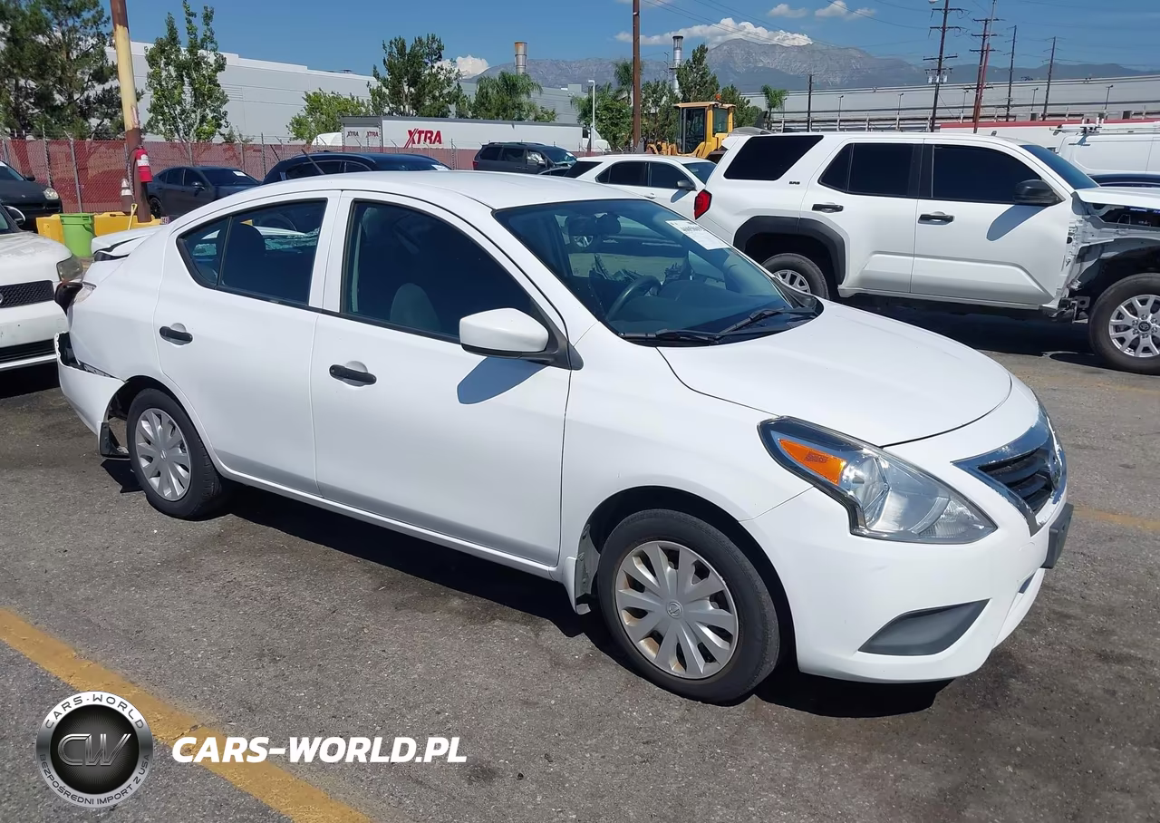 2019 Nissan Versa 1.6 S+