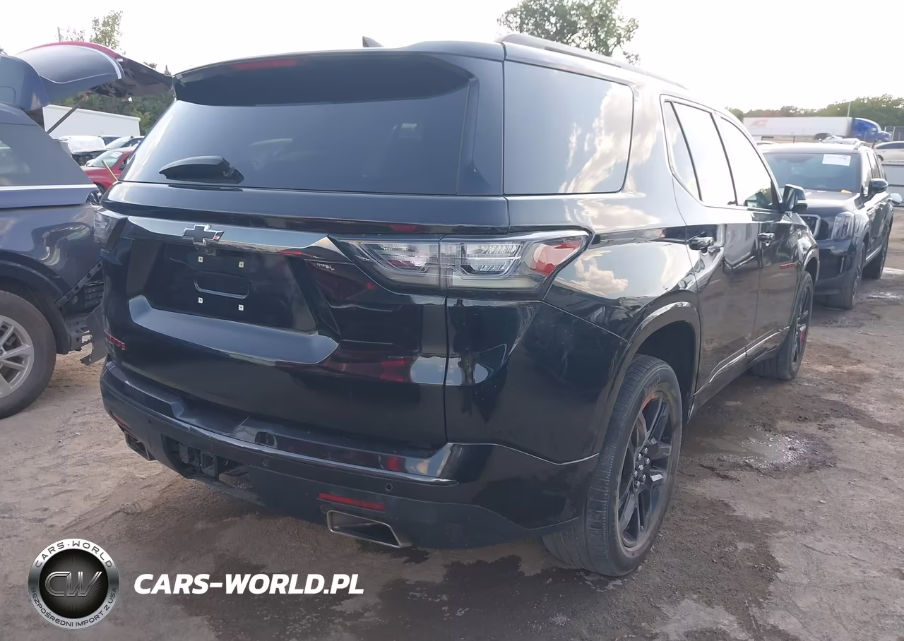 2018 Chevrolet Traverse Premier VIN:1GNERKKW3JJ128213 - 4