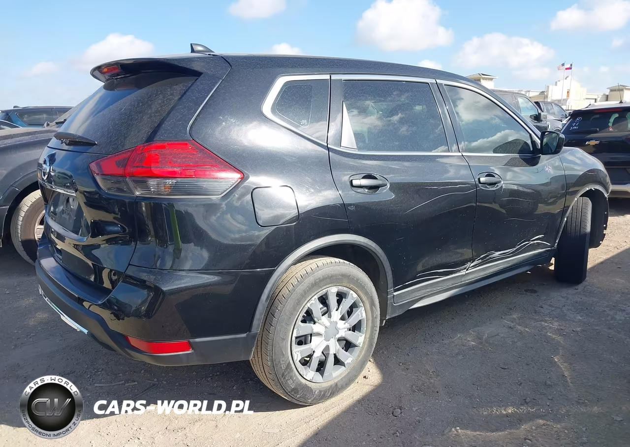 2017 Nissan Rogue S VIN:KNMAT2MT7HP548480 - 4