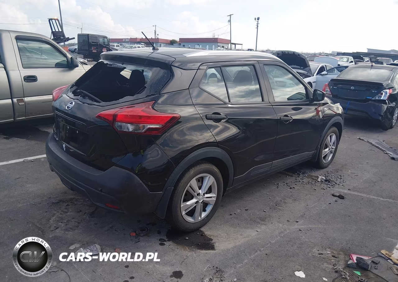 2019 Nissan Kicks S VIN:3N1CP5CU1KL563992 - 4