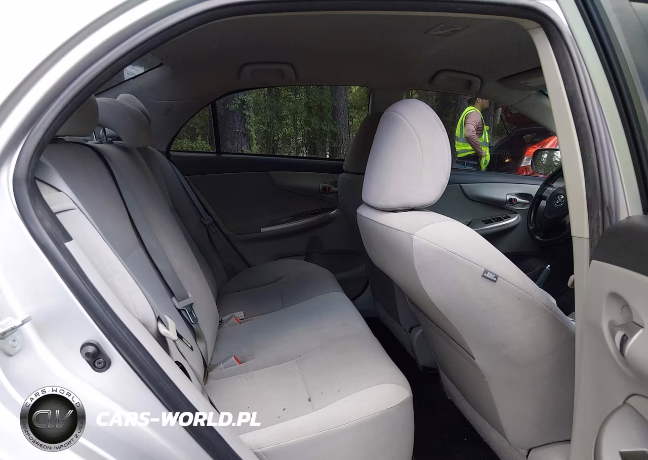 2013 Toyota Corolla Le VIN:JTDBU4EEXDJ118985 - 8