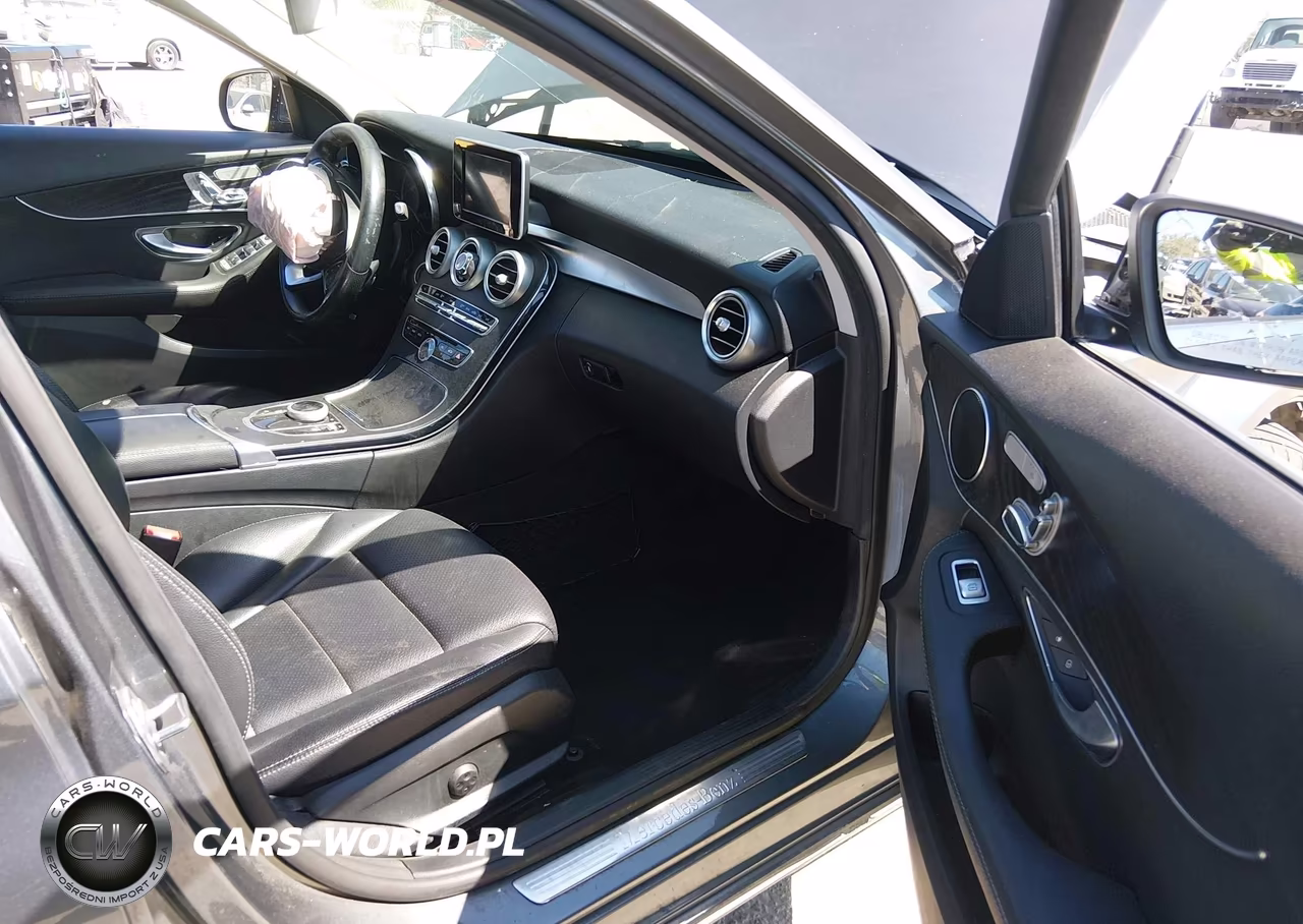 2017 Mercedes-Benz C 300 VIN:55SWF4JB4HU205221 - 5