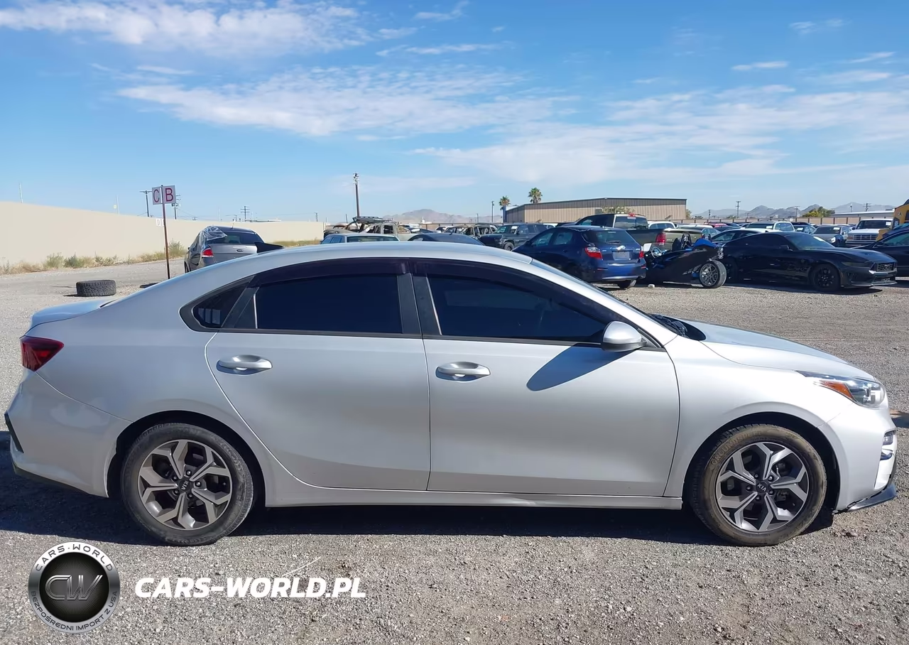 2021 Kia Forte Lxs VIN:3KPF24AD1ME402863 - 13