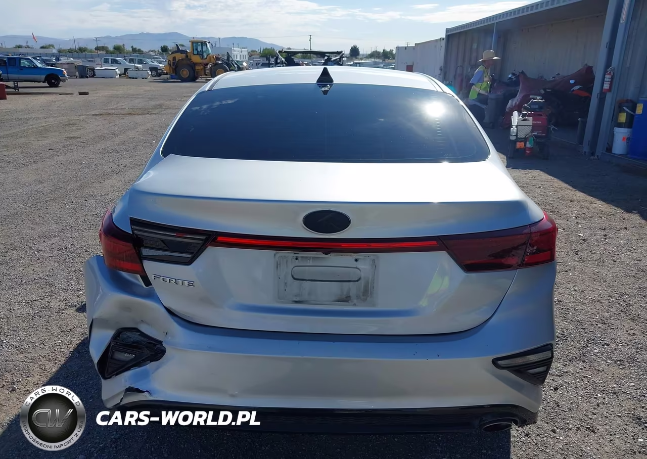 2021 Kia Forte Lxs VIN:3KPF24AD1ME402863 - 16