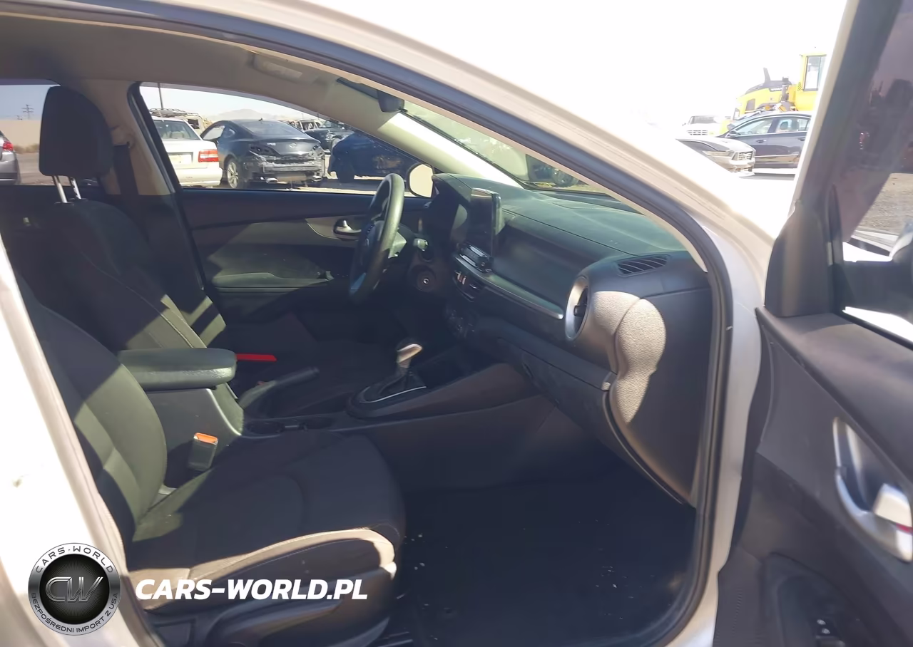 2021 Kia Forte Lxs VIN:3KPF24AD1ME402863 - 5