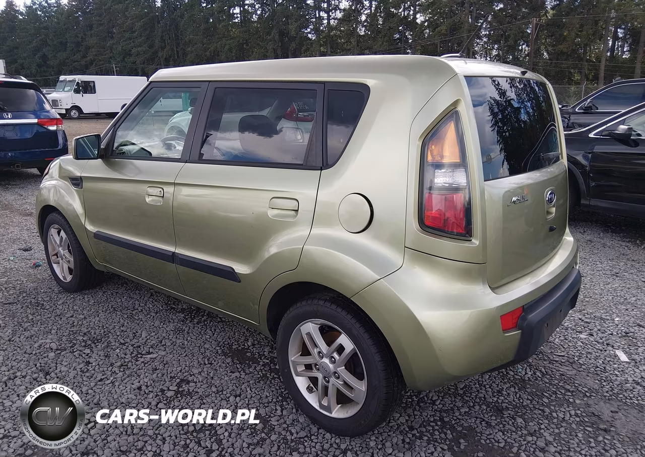 2010 Kia Soul + VIN:KNDJT2A22A7172322 - 3