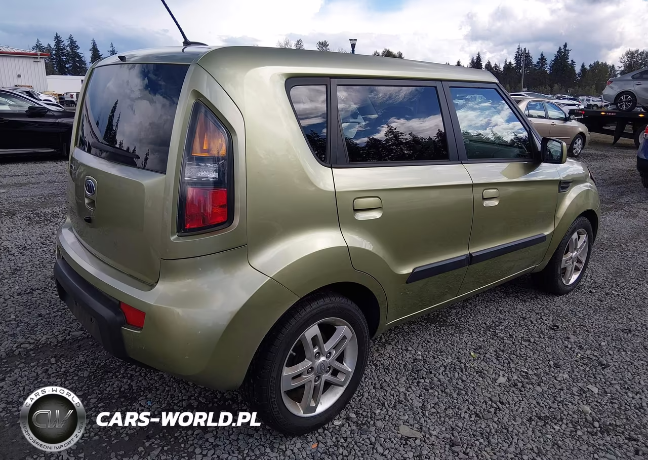 2010 Kia Soul + VIN:KNDJT2A22A7172322 - 4