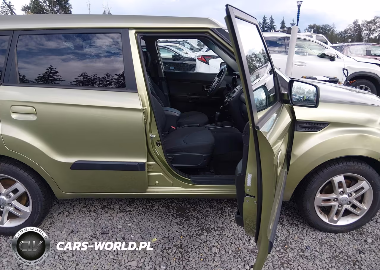2010 Kia Soul + VIN:KNDJT2A22A7172322 - 5