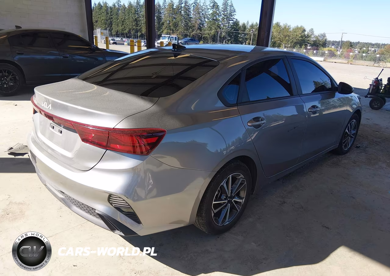 2022 Kia Forte Lxs VIN:3KPF24AD0NE449111 - 4