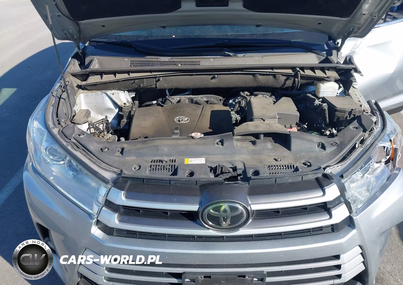 2019 Toyota Highlander Xle VIN:5TDKZRFH1KS573554 - 10