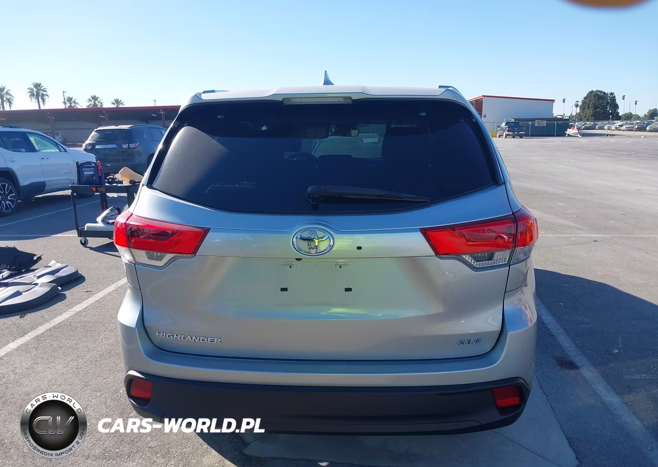2019 Toyota Highlander Xle VIN:5TDKZRFH1KS573554 - 19