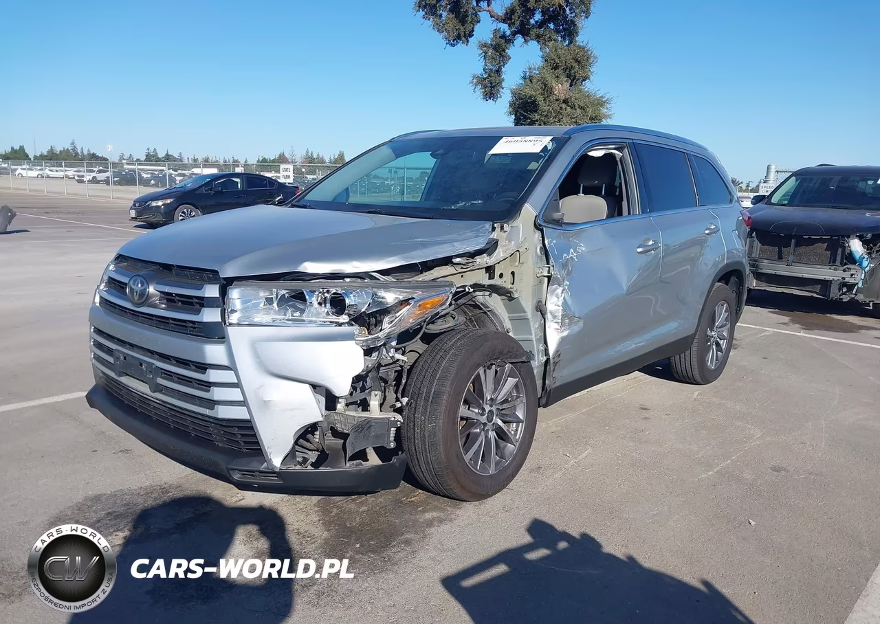 2019 Toyota Highlander Xle VIN:5TDKZRFH1KS573554 - 2