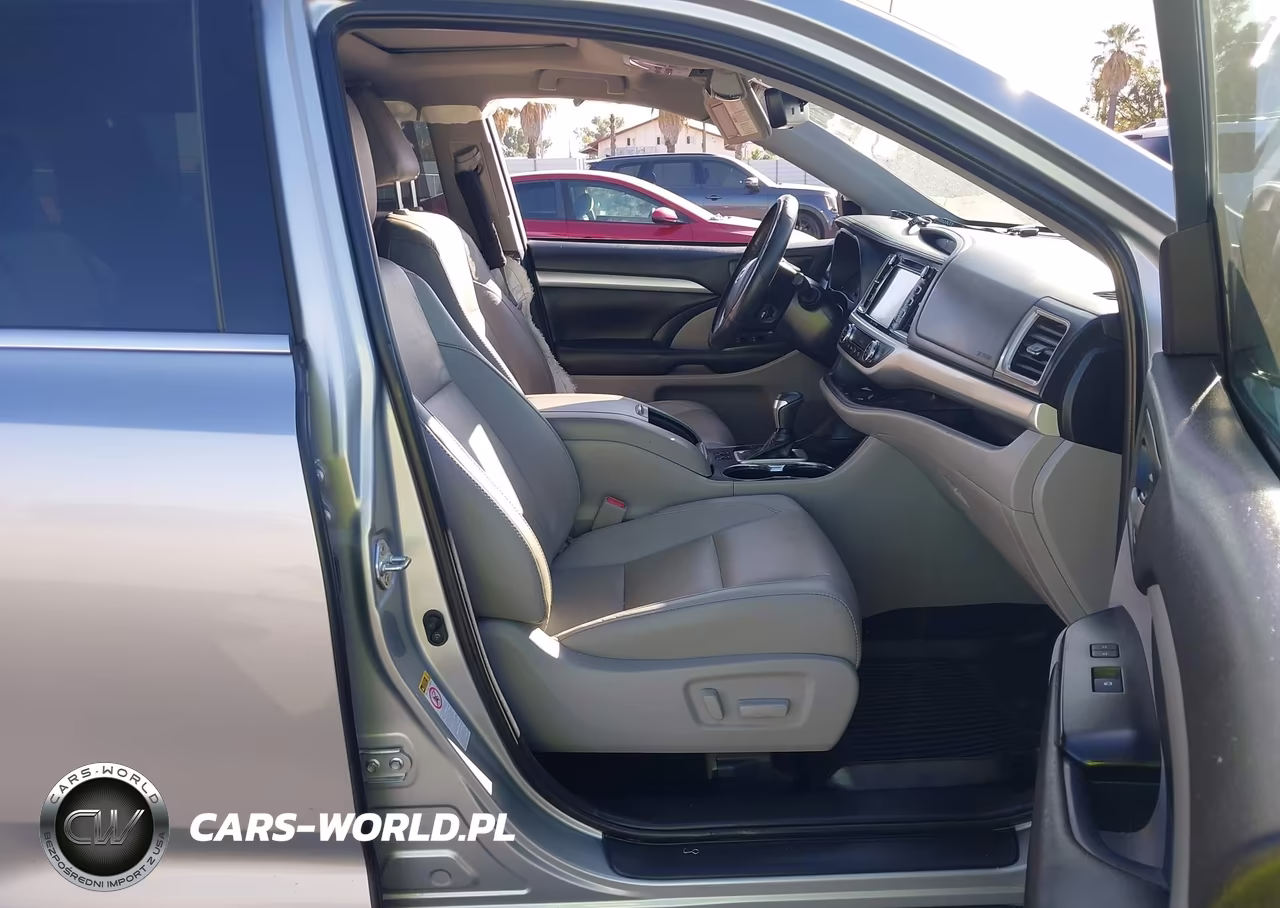 2019 Toyota Highlander Xle VIN:5TDKZRFH1KS573554 - 5