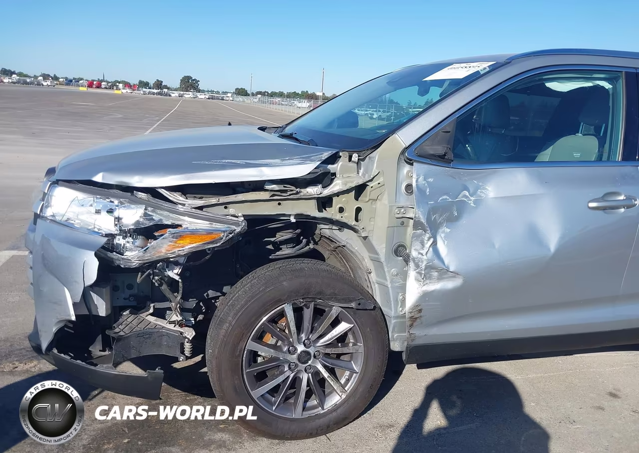 2019 Toyota Highlander Xle VIN:5TDKZRFH1KS573554 - 6