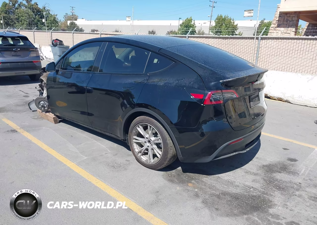2023 Tesla Model Y Awd-Long Range Dual Motor All-Wheel Drive VIN:7SAYGDEE8PF919589 - 3