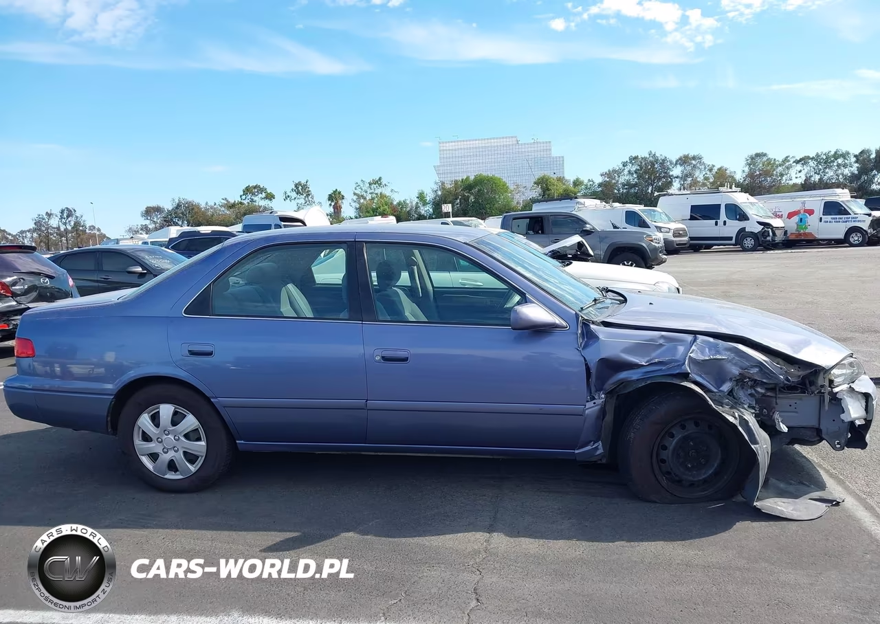 2000 Toyota Camry Le VIN:JT2BG22KXY0527076 - 13