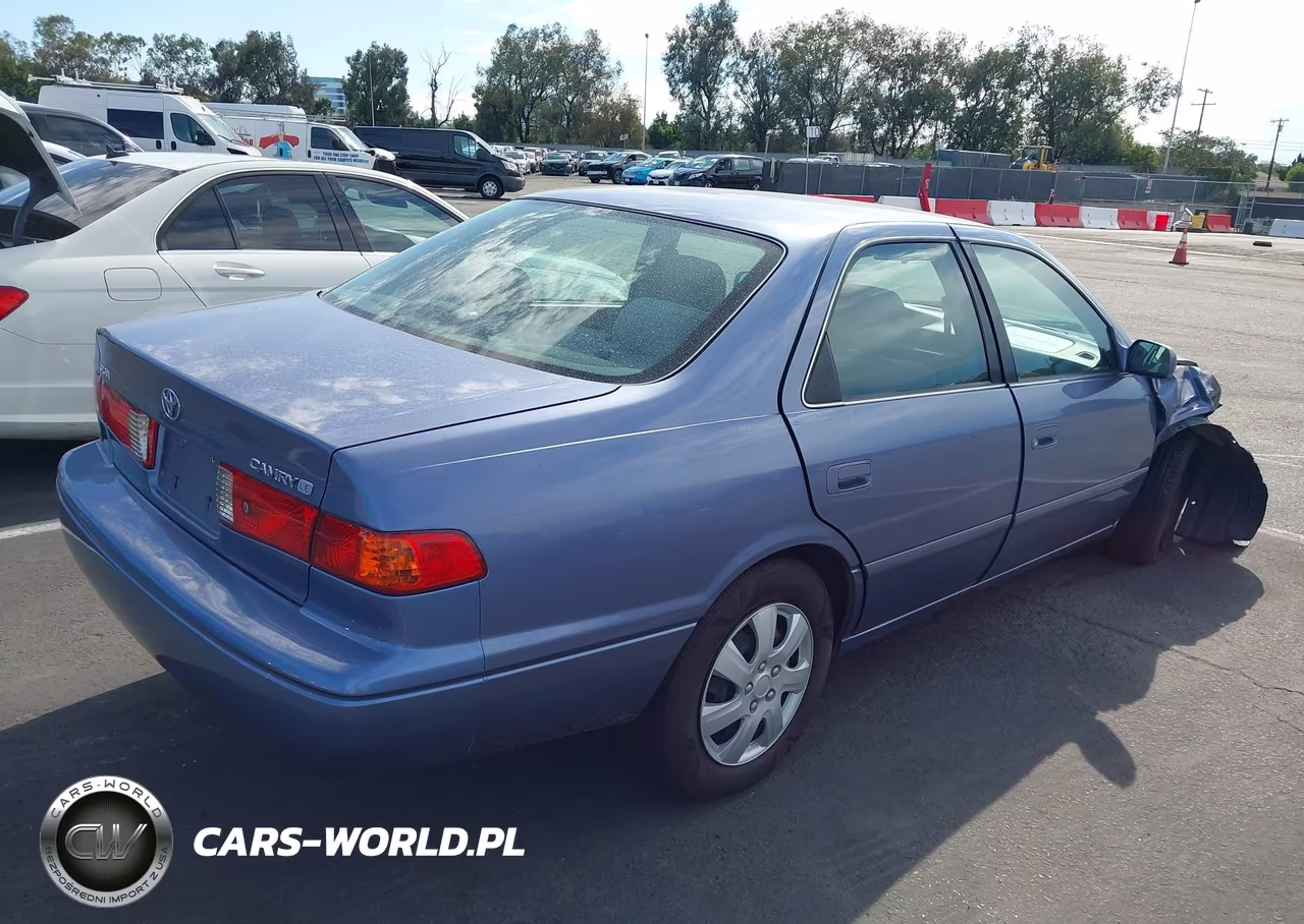 2000 Toyota Camry Le VIN:JT2BG22KXY0527076 - 4