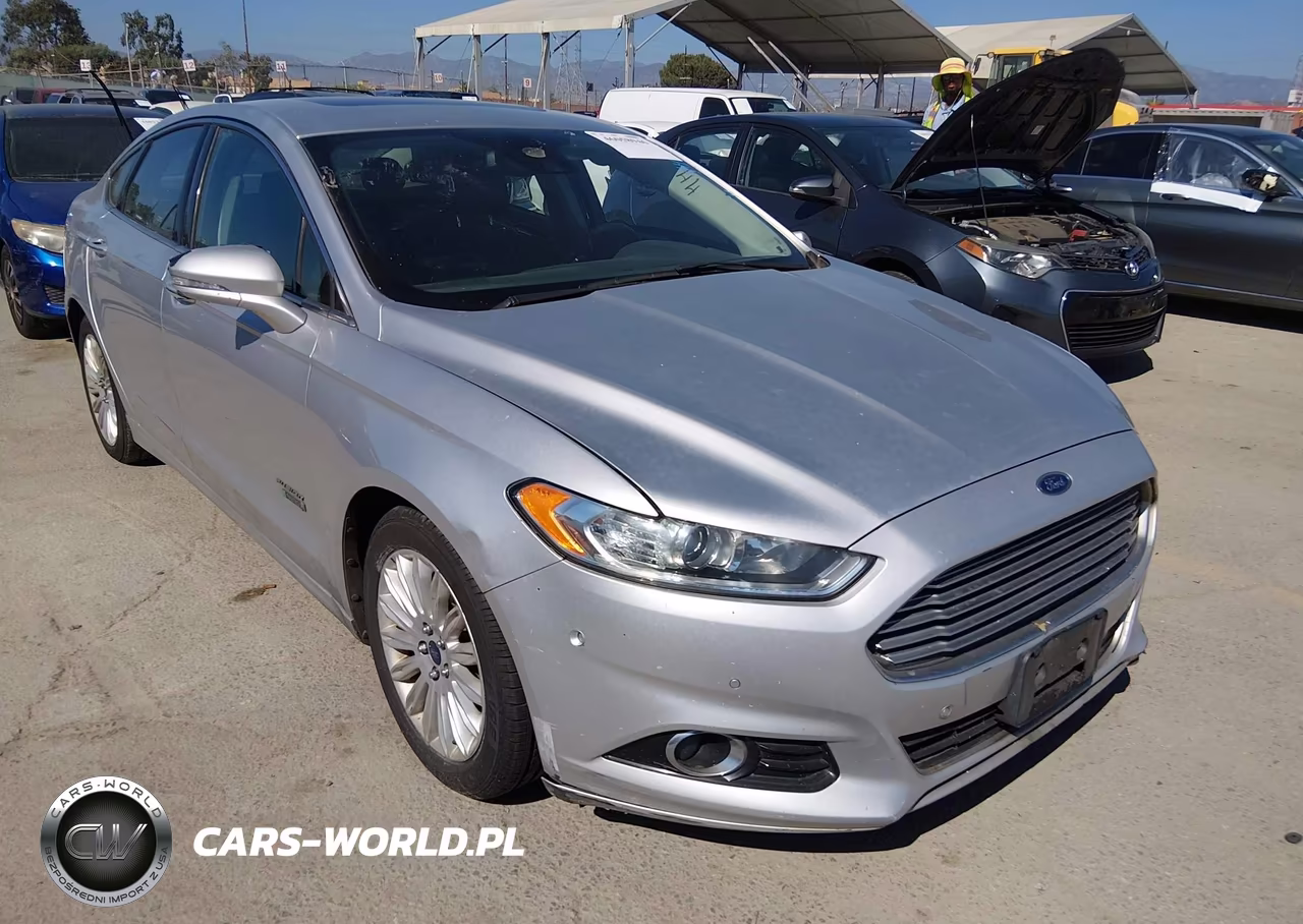 2014 Ford Fusion Energi Titanium VIN:3FA6P0SU8ER316586 - 1