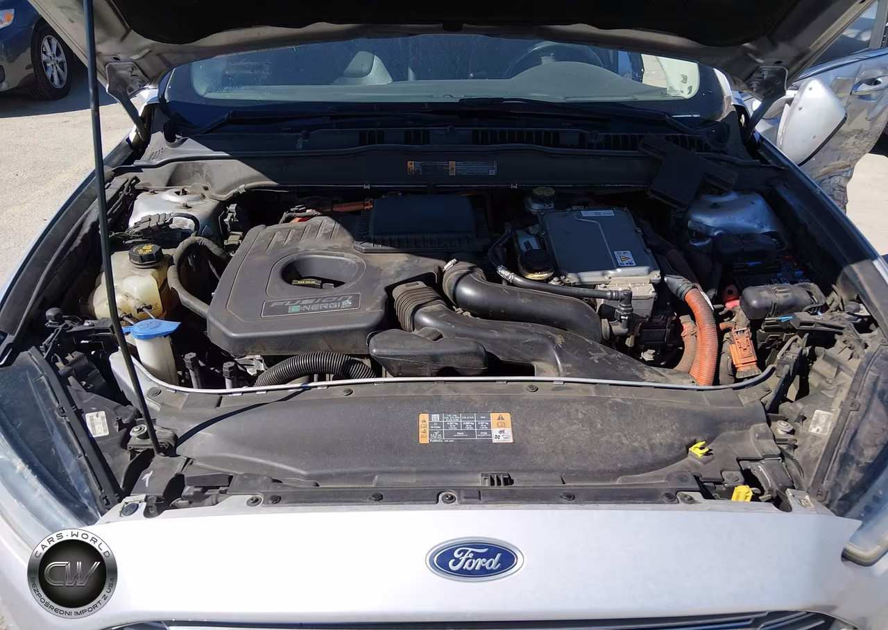 2014 Ford Fusion Energi Titanium VIN:3FA6P0SU8ER316586 - 10