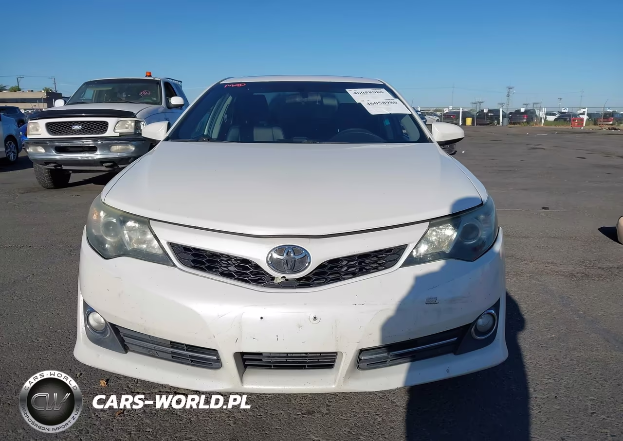 2014 Toyota Camry Se Sport VIN:4T1BF1FK3EU448816 - 12