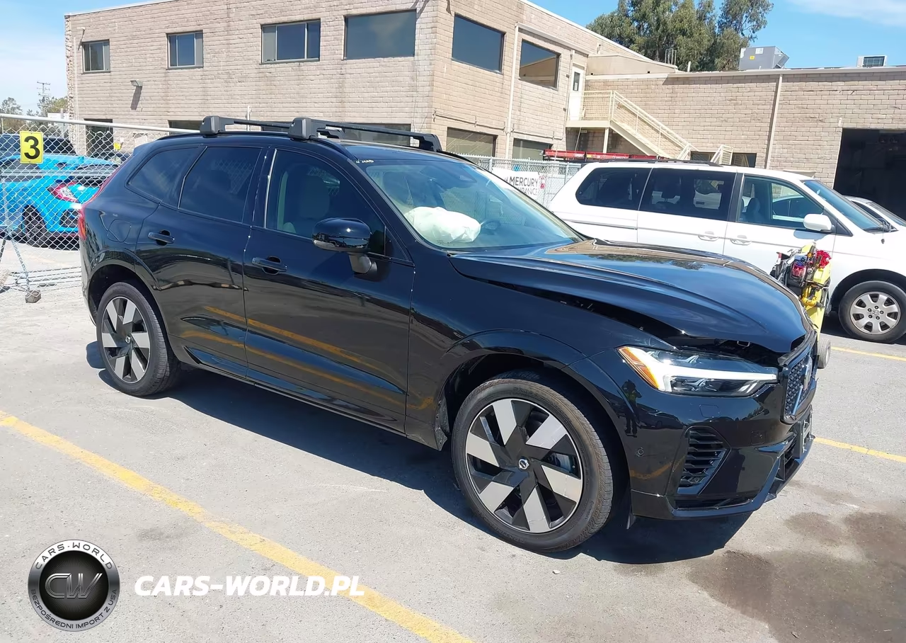 2024 Volvo Xc60 Recharge Plug-In Hybrid T8 Plus Dark Theme
