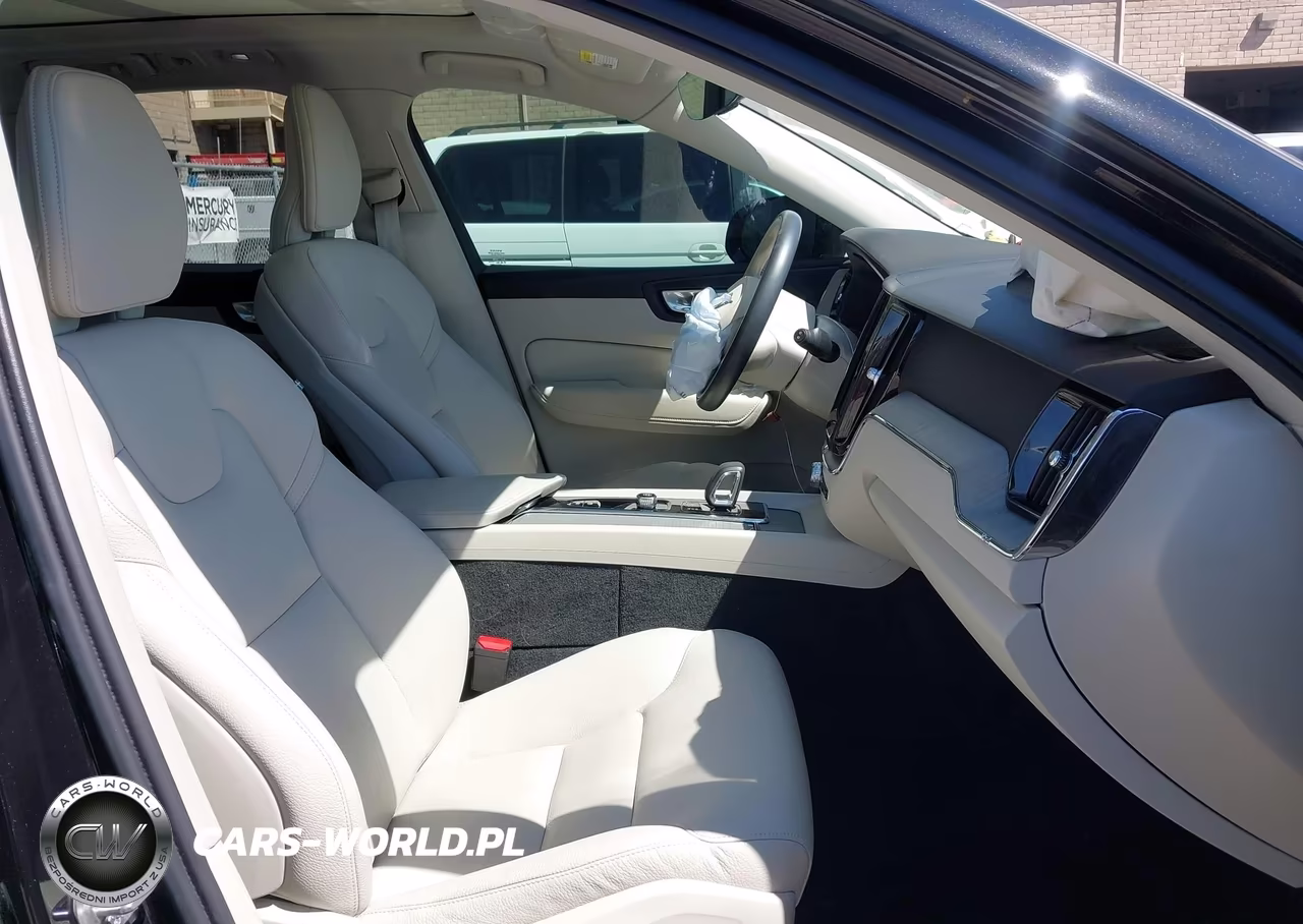 2024 Volvo Xc60 Recharge Plug-In Hybrid T8 Plus Dark Theme VIN:YV4H60DLXR1860725 - 5