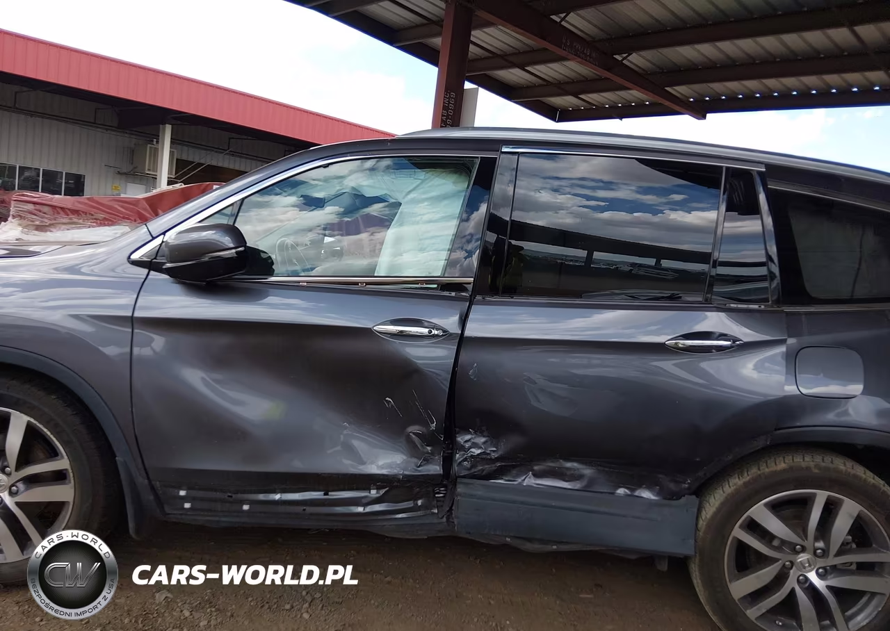2017 Honda Pilot Touring VIN:5FNYF5H97HB004027 - 14