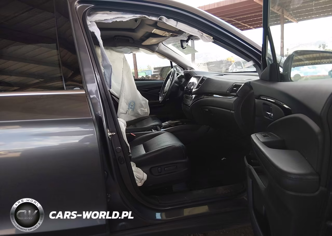 2017 Honda Pilot Touring VIN:5FNYF5H97HB004027 - 5